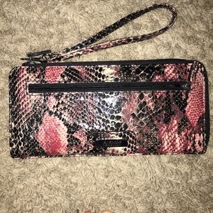 Kenneth Cole wristlet